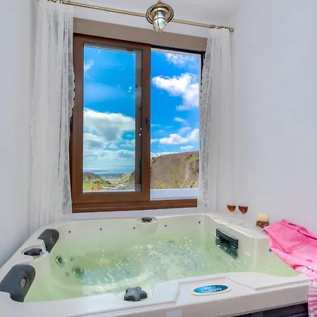 Sirigos * Emporio (Santorini)